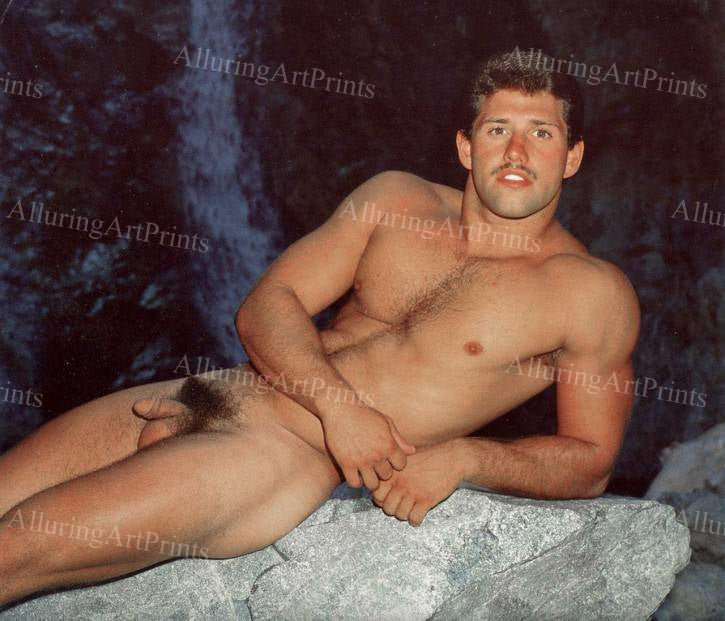 Male Model Muscular Vintage - 241A