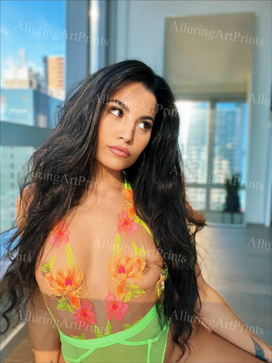 Risque Latina Model - CC586