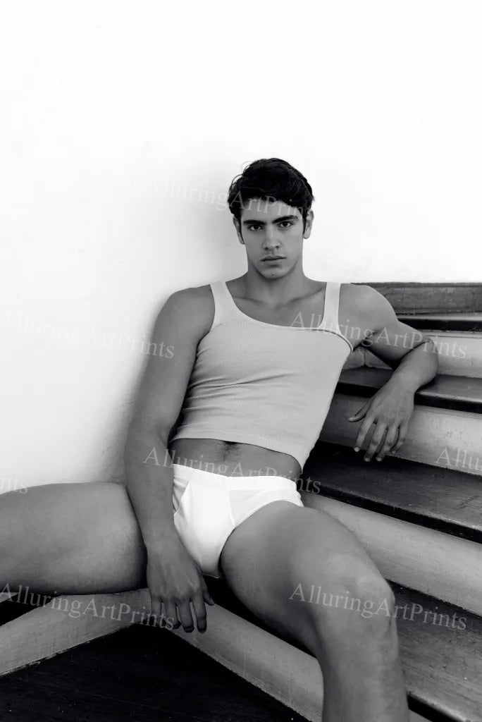 Risque Male Model Twinks - EE338