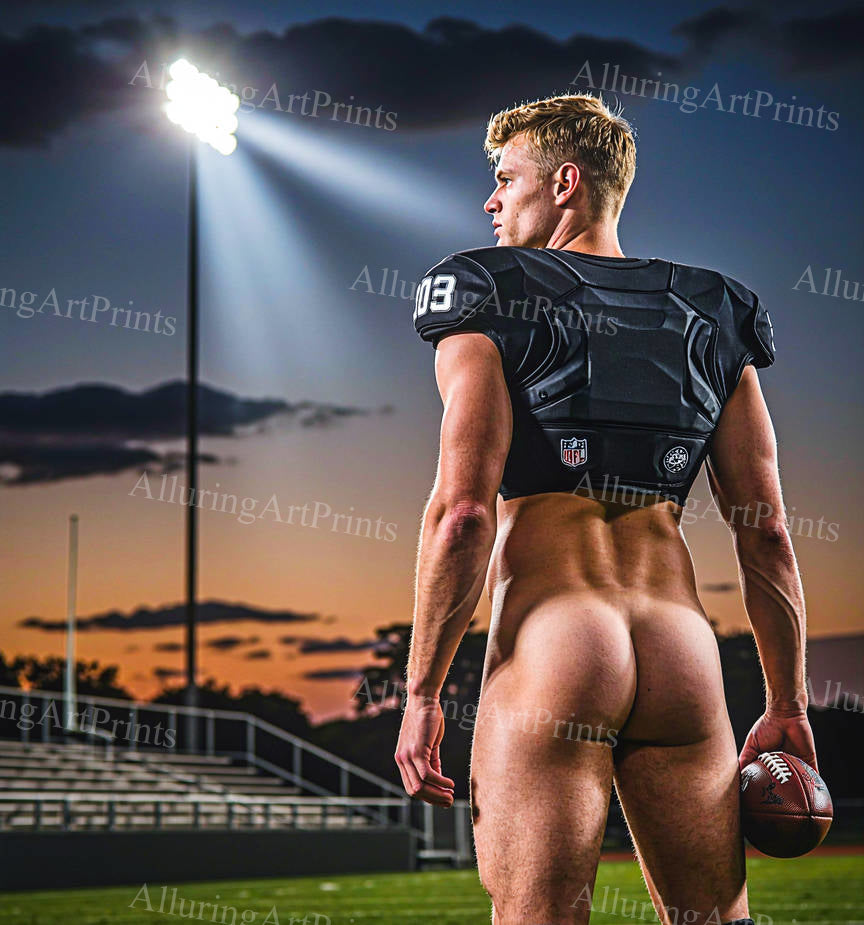 Nude Male Model Muscular Buns- H372