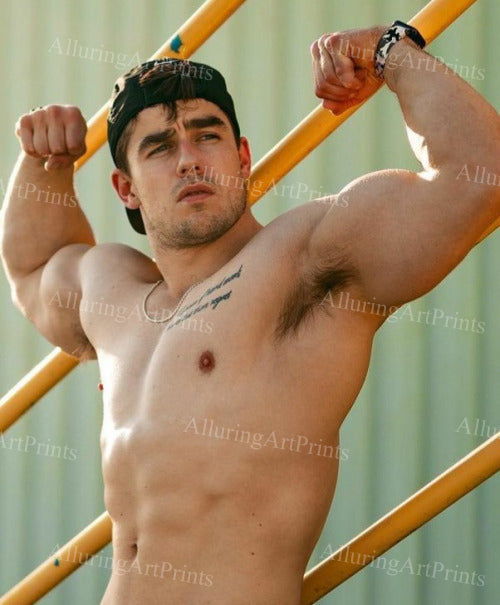 Male Model Muscular - H666