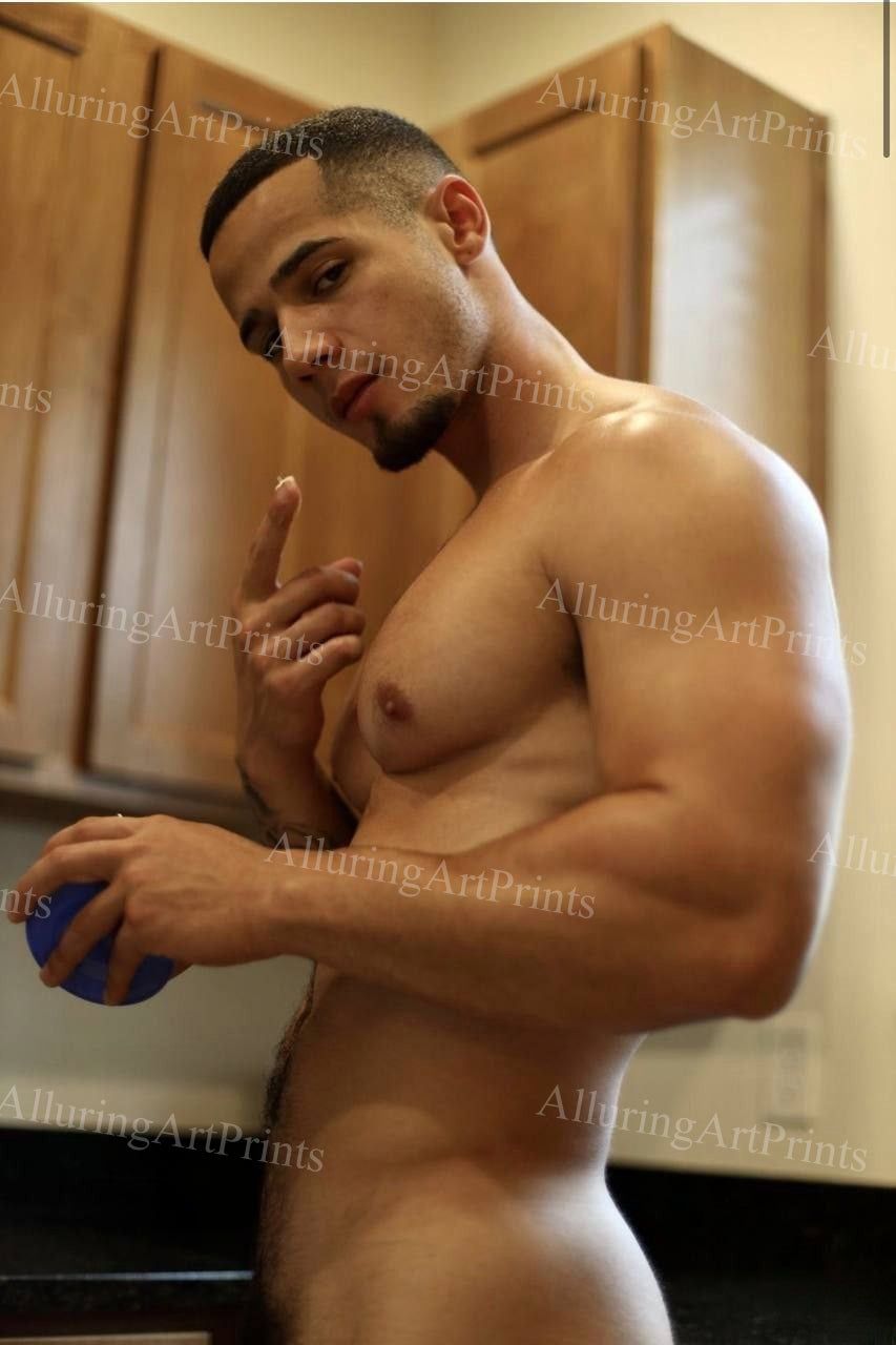 Male Model Muscular - H695