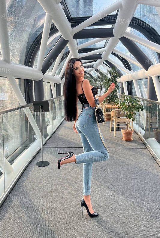 Risque Anastasia Vi Brunette Model - K684