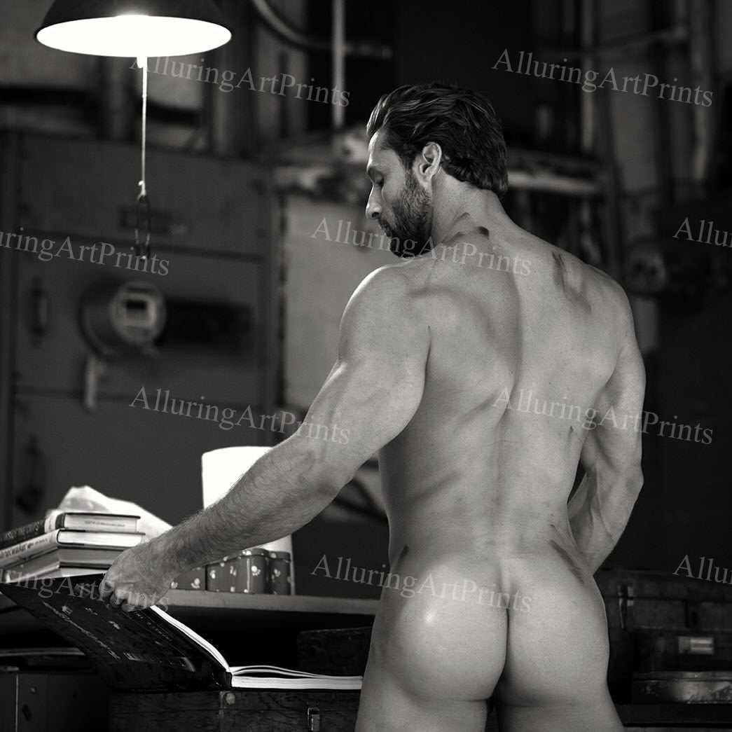 Nude Male Model Muscular - UU1638