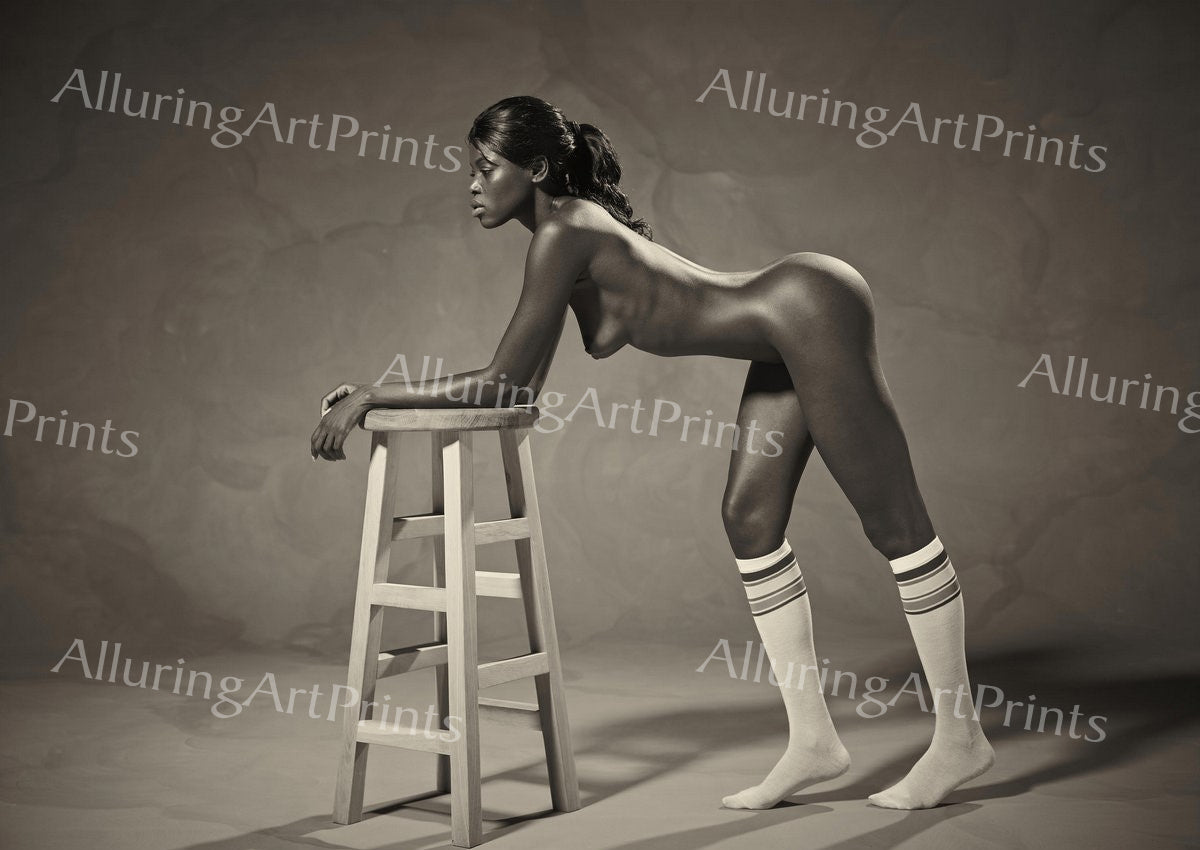 Nude Black Model - H64