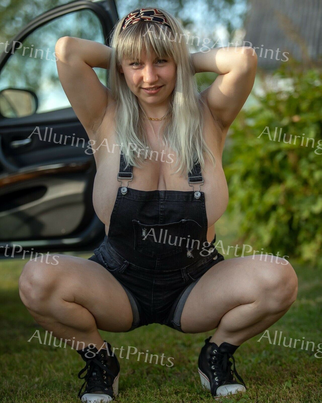 Risque Blonde Model - A433