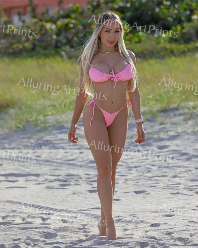 Risque Blonde Model - B318