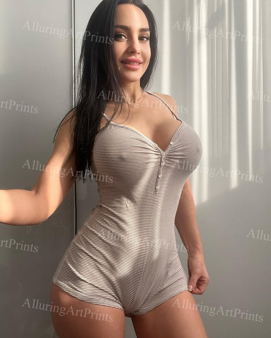 Risque Domidova Helenka Brunette Model - BB17