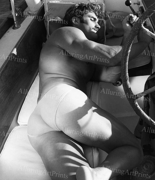 Male Model Muscular Vintage - EE218