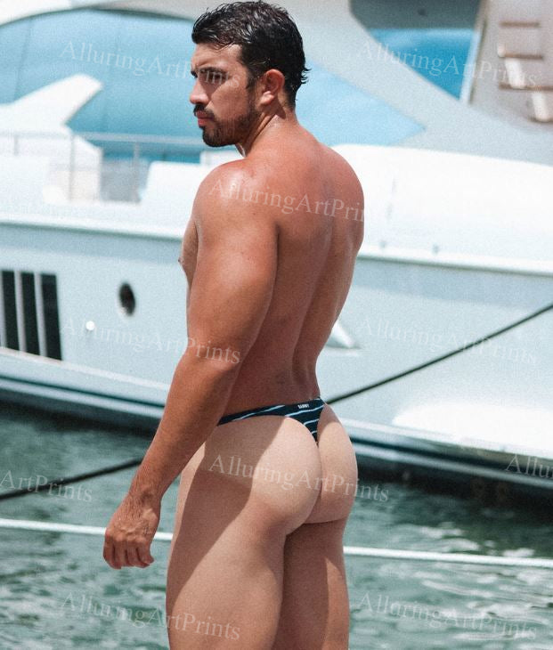 Male Model Muscular Buns- H477