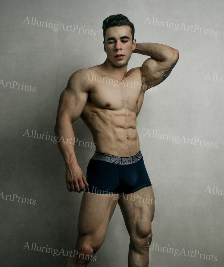 Male Model Muscular - H537