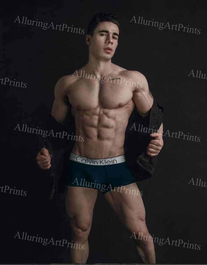 Male Model Muscular - H549