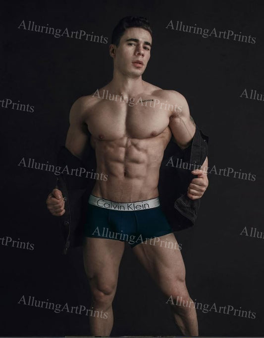 Male Model Muscular - H549