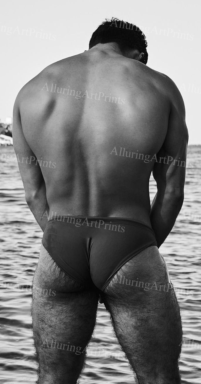 Male Model Muscular Buns- H655