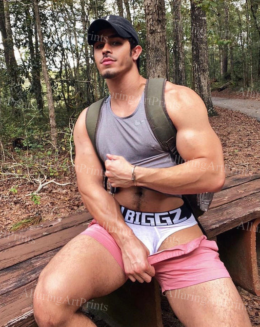 Male Model College Muscular - H660