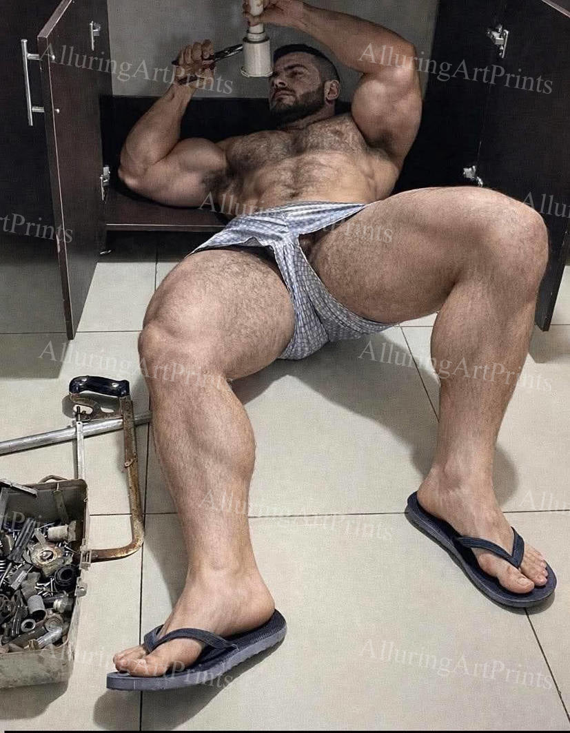Husky Male Model Muscular - H920