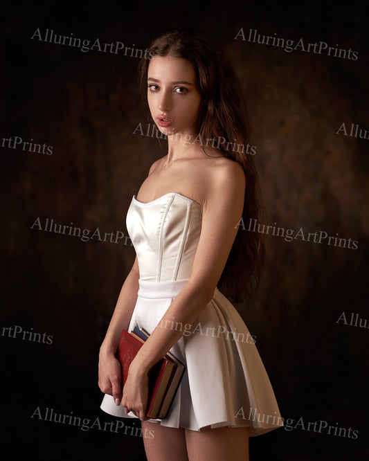 Risque Brunette Model - HH567