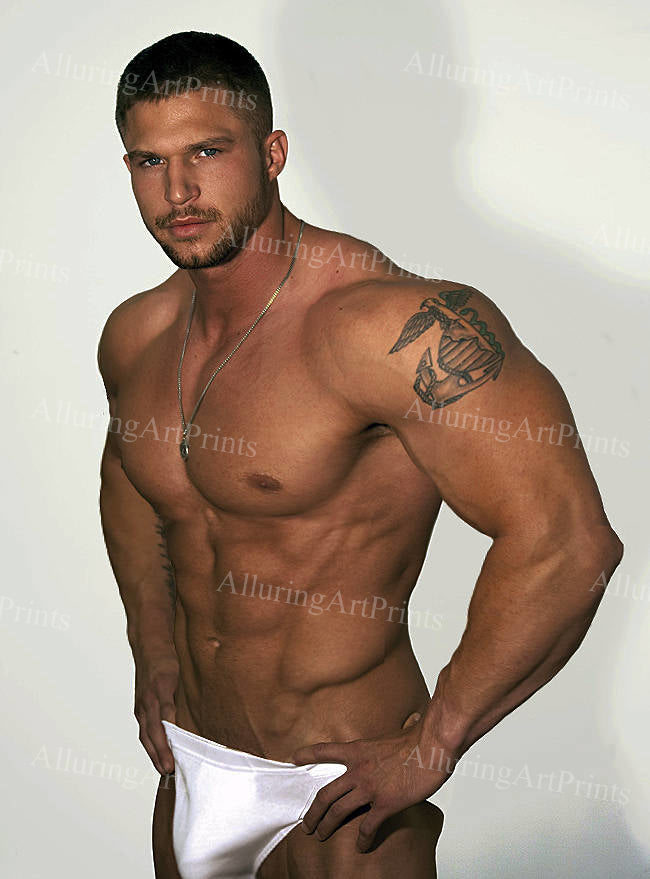 Risque Male Model Muscular - NN202