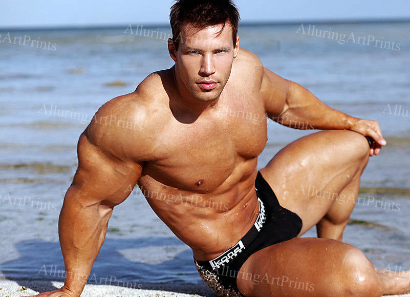 Risque Male Model Muscular - NN203