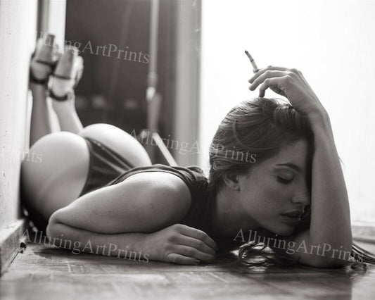 Risque Brunette Model Print Pretty Woman Petite Black White Exotic Big Butt Boobs Hot Legs Lingerie Cigarette Fine Wall Art L527