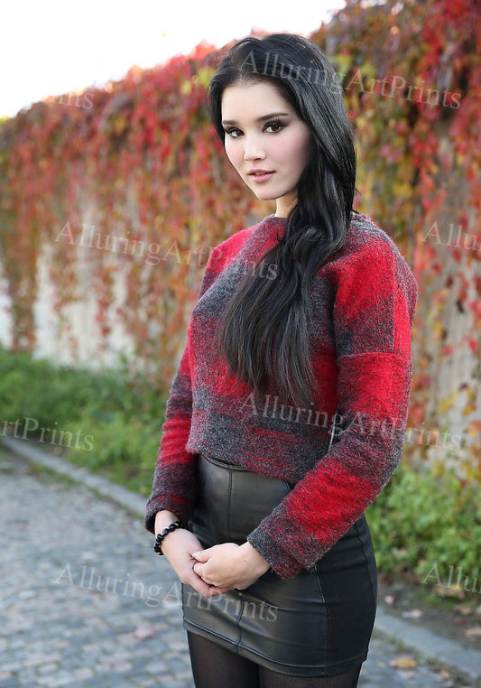 Risque Malena Brunette Female Model - R466