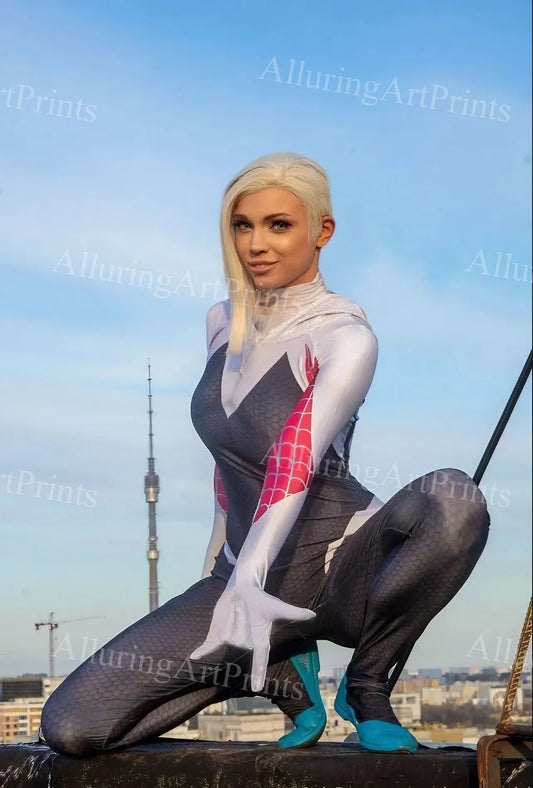Risque Blonde Model Cosplay - R70