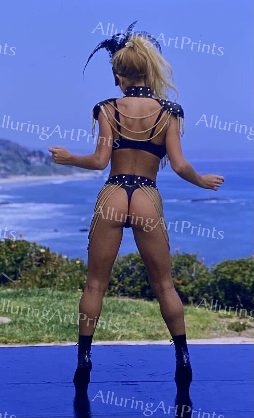 Risque Blonde Model - A905